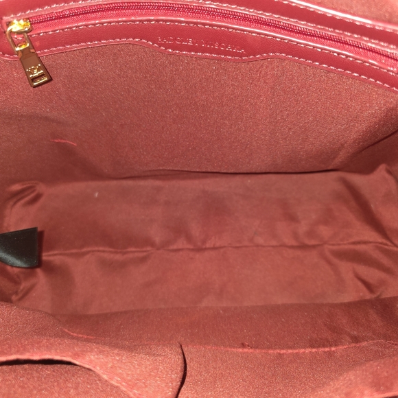 NWT Badgley Mischka 🔥Wine Shoulder Bag with Gold Detail🔥 - Picture 3 of 5